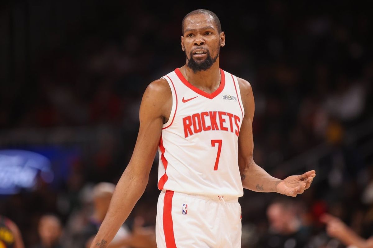 Jan 29, 2026; Atlanta, Georgia, USA; Houston Rockets forward Kevin Durant (7) reacts to a referee against the Atlanta Hawks in the second quarter at State Farm Arena. Mandatory Credit: Brett Davis-Imagn Images