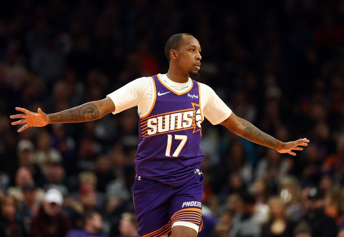 Jan 30, 2026; Phoenix, Arizona, USA; Phoenix Suns guard Jamaree Bouyea (17) against the Cleveland Cavaliers in the first half at Mortgage Matchup Center. Mandatory Credit: Mark J. Rebilas-Imagn Images