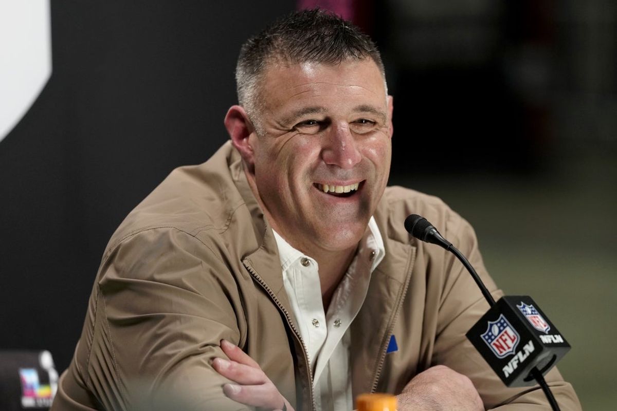 Feb 2, 2026; San Jose, CA, USA; New England Patriots head coach Mike Vrabel speaks to media during Opening Night for Super Bowl LX at San Jose Convention Center. Mandatory Credit: Kyle Terada-Imagn Images
