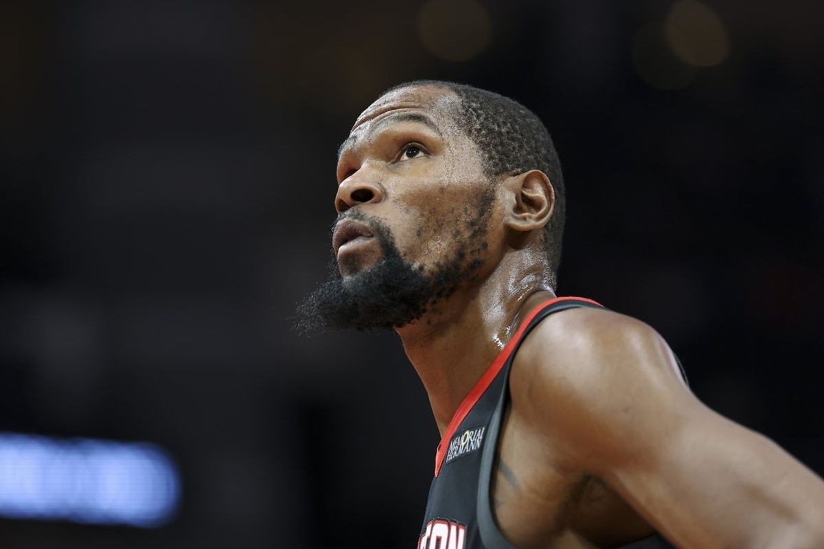Feb 4, 2026; Houston, Texas, USA; Houston Rockets forward Kevin Durant (7) looks up during the third quarter against the Boston Celtics at Toyota Center. Mandatory Credit: Troy Taormina-Imagn Images