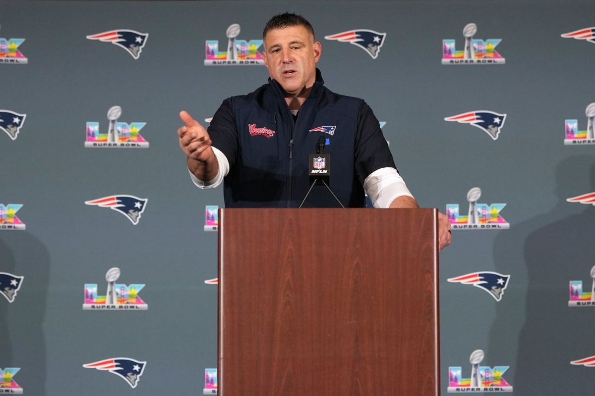 Feb 5, 2026; Santa Clara, CA, USA; New England Patriots head coach Mike Vrabel talks to media members at the Santa Clara Marriott. Mandatory Credit: Darren Yamashita-Imagn Images