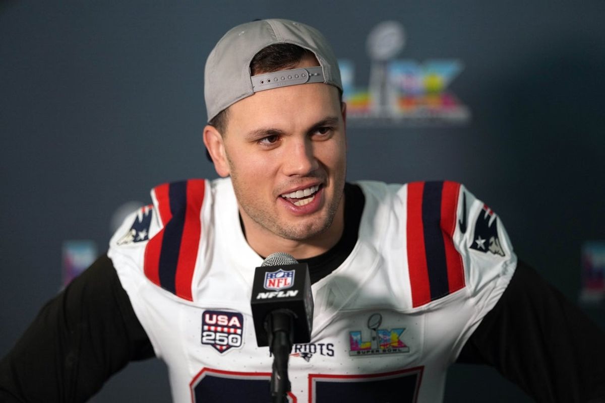 Feb 5, 2026; Santa Clara, CA, USA; New England Patriots tight end Hunter Henry (85) talks to media members at the Santa Clara Marriott. Mandatory Credit: Darren Yamashita-Imagn Images