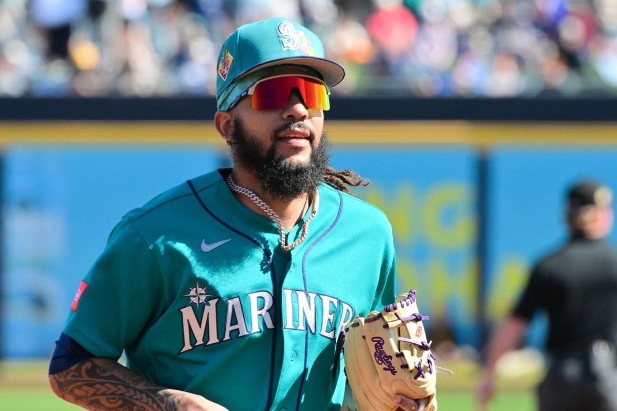 Feb 20, 2026; Peoria, Arizona, USA; Seattle Mariners shortstop J.P. Crawford (3) jogs to the dugout in the first inning against the San Diego Padres during a Spring Training game at Peoria Sports Complex. Mandatory Credit: Matt Kartozian-Imagn Images