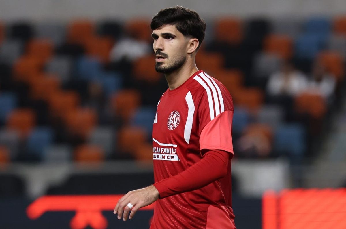 Feb 7, 2026; Houston, Texas, USA;  Atlanta United FC  defender Juan Berrocal (6) plays against the Houston Dynamo FC in a preseason game at Shell Energy Stadium in Houston, TX.  Mandatory Credit: Thomas Shea-Imagn Images