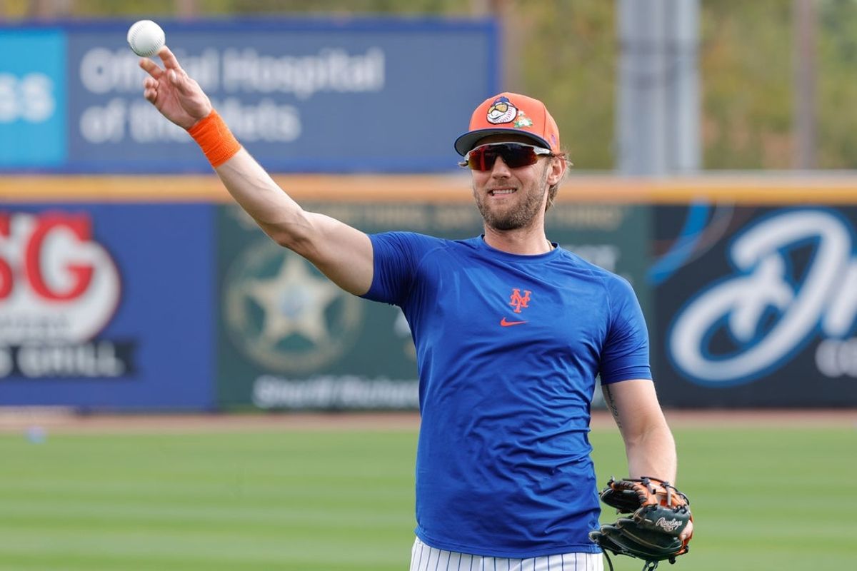 Feb 17, 2026; Port St. Lucie, FL, USA;  New York Mets infielder Grae Kessinger (79) throws the ball during the New York Mets spring training workouts at Clover Park. Mandatory Credit: Reinhold Matay-Imagn Images