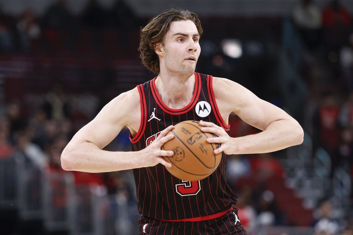 Feb 26, 2026; Chicago, Illinois, USA; Chicago Bulls guard Josh Giddey (3) looks to pass the ball against the Portland Trail Blazers during the first half of an NBA game at United Center. Mandatory Credit: Kamil Krzaczynski-Imagn Images