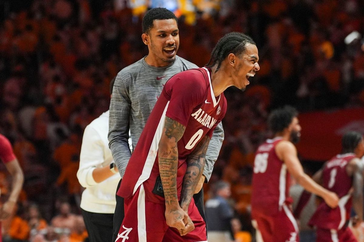 Alabama guard Labaron Philon Jr. (0) celebrates winning a NCAA basketball game between Tennessee and Alabama at Thompson-Boling Arena at Food City Center in Knoxville, Tenn., on Feb. 28, 2026.