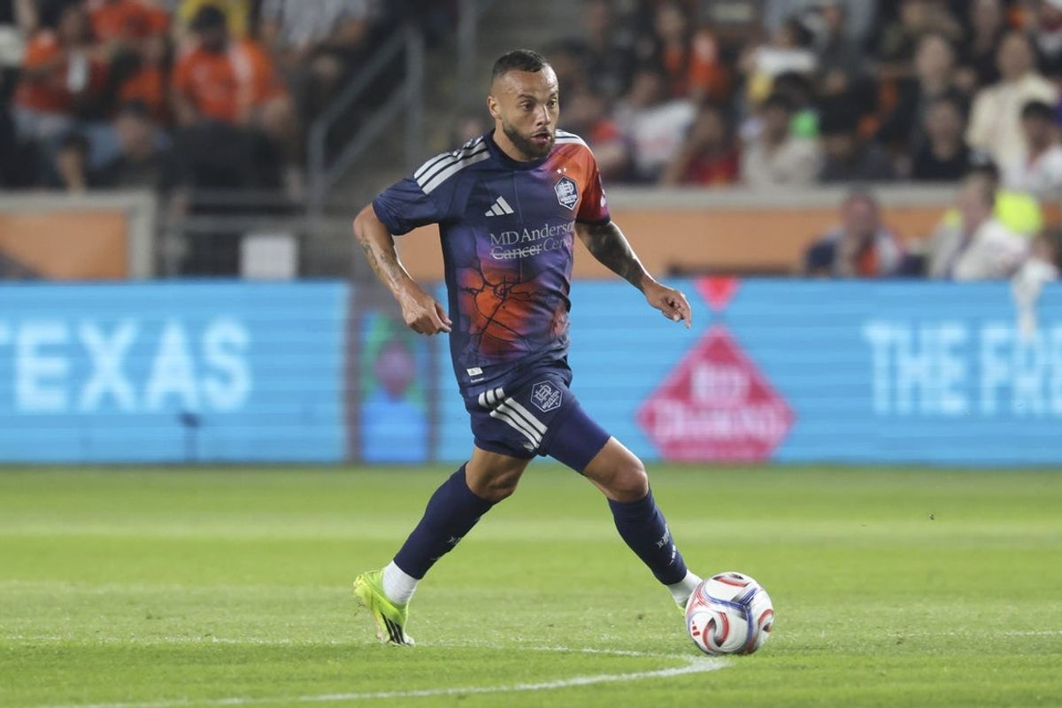 Feb 28, 2026; Houston, Texas, USA; Houston Dynamo FC forward Guilherme (20) controls the ball during the second half against the Los Angeles FC at Shell Energy Stadium. Mandatory Credit: Troy Taormina-Imagn Images