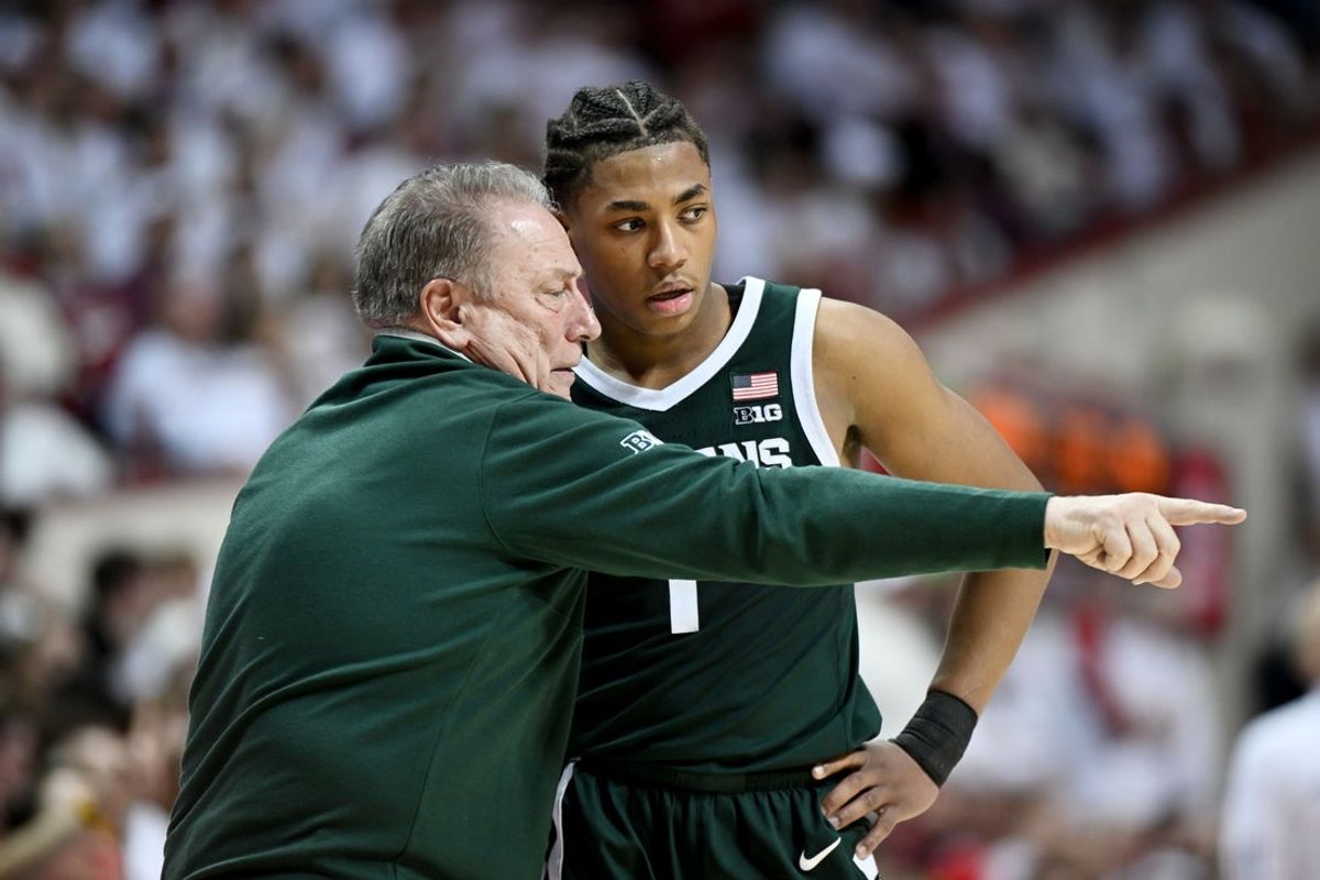 Mar 1, 2026; Bloomington, Indiana, USA; Michigan State Spartans head coach Tom Izzo talks with Michigan State Spartans guard Jeremy Fears Jr. (1) against the Indiana Hoosiers during the second half at Simon Skjodt Assembly Hall. Mandatory Credit: Robert Goddin-Imagn Images