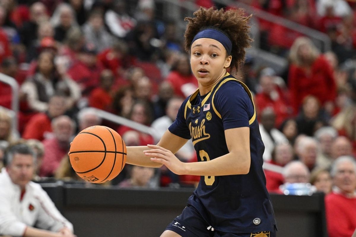 Mar 1, 2026; Louisville, Kentucky, USA;  Notre Dame Fighting Irish guard Hannah Hidalgo (3) dribbles against the Louisville Cardinals during the second half at KFC Yum! Center. Notre Dame defeated Louisville 65-62. Mandatory Credit: Jamie Rhodes-Imagn Images
