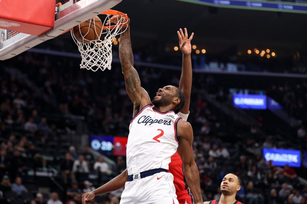 Mar 1, 2026; Inglewood, California, USA;  Los Angeles Clippers forward Kawhi Leonard (2) dunks the ball during the first quarter against the New Orleans Pelicans at Intuit Dome. Mandatory Credit: Kiyoshi Mio-Imagn Images