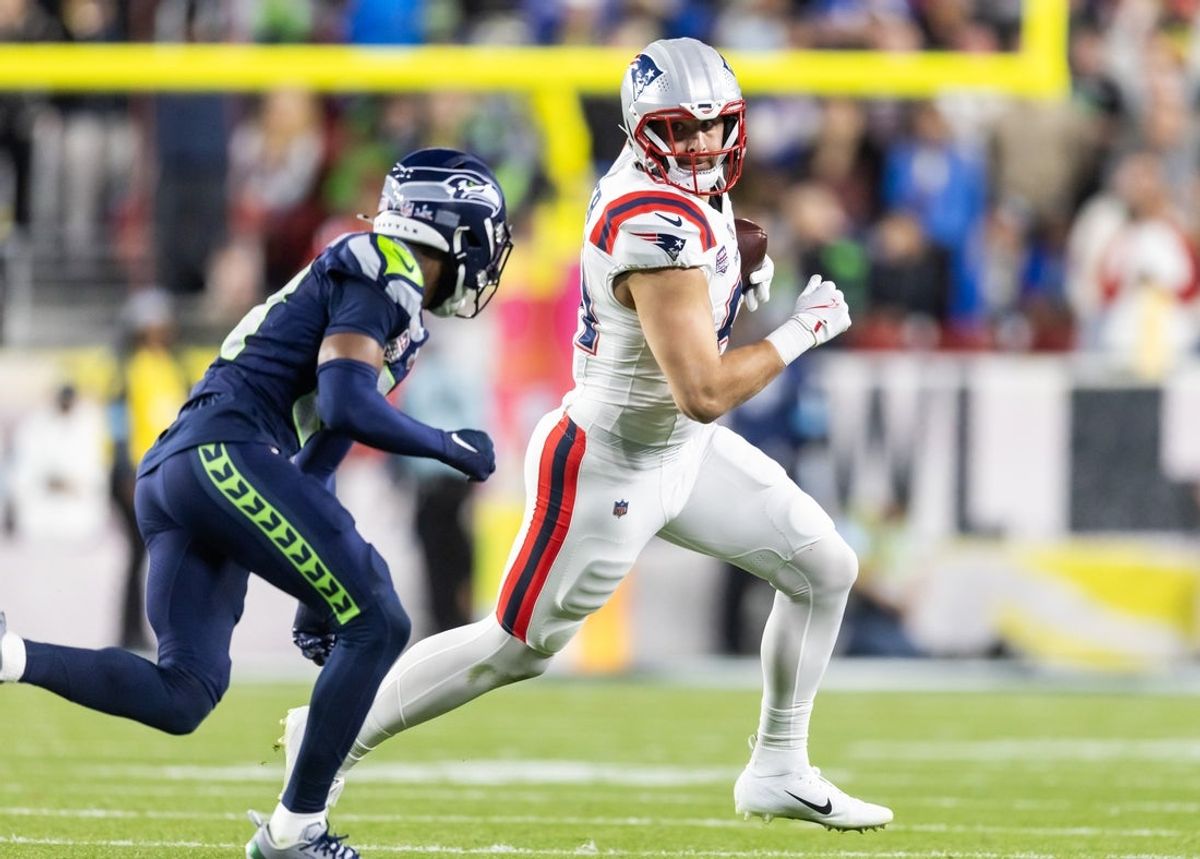 Feb 8, 2026; Santa Clara, CA, USA; New England Patriots tight end Hunter Henry (85) against the Seattle Seahawks during Super Bowl LX at Levi's Stadium. Mandatory Credit: Mark J. Rebilas-Imagn Images