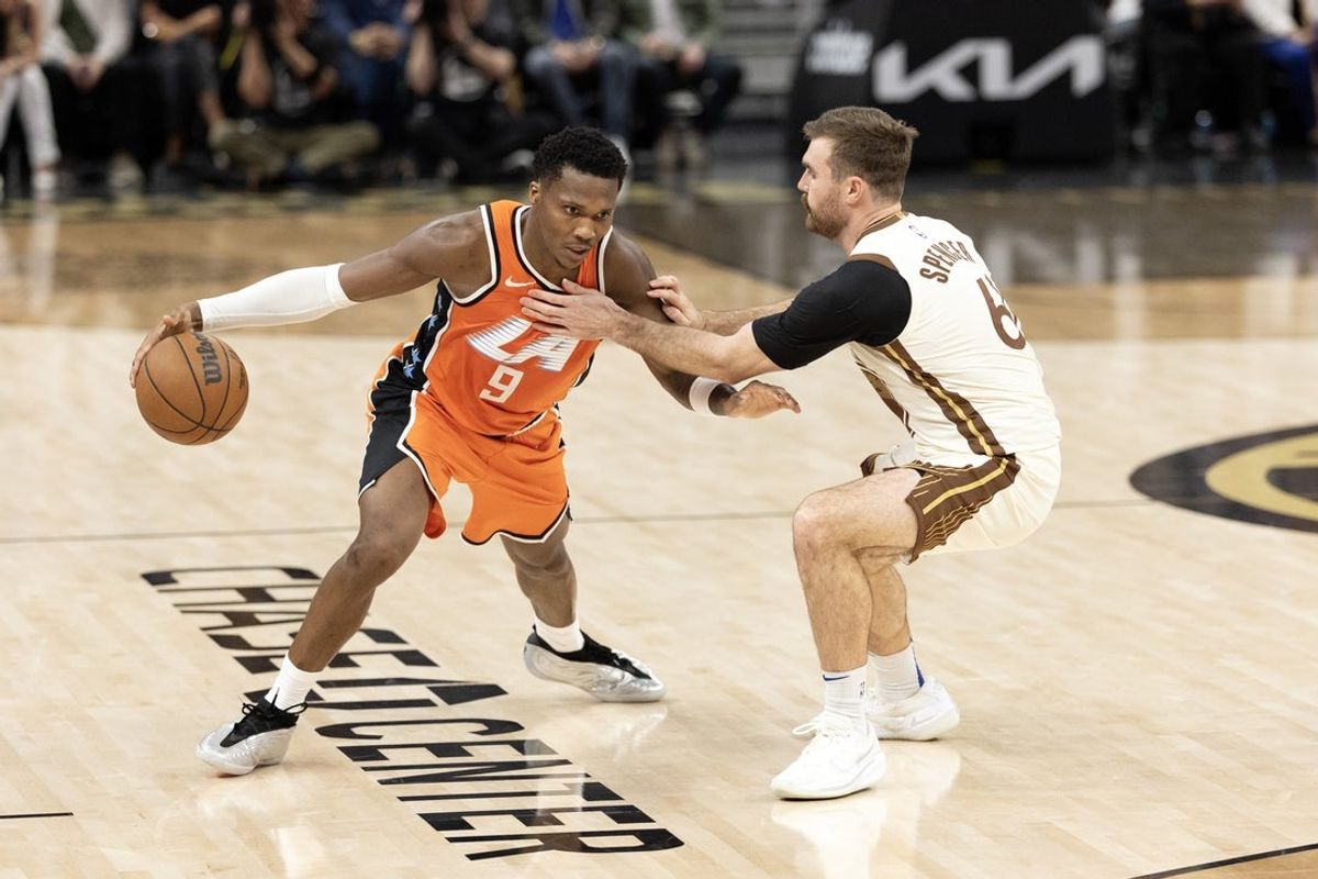 Mar 2, 2026; San Francisco, California, USA; Los Angeles Clippers guard Bennedict Mathurin (9) drives around Golden State Warriors guard Pat Spencer (61) during the fourth quarter at Chase Center. Mandatory Credit: D. Ross Cameron-Imagn Images