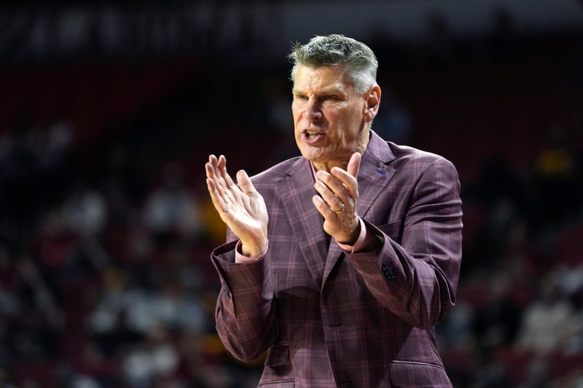 Oklahoma coach Porter Moser shouts during an NCAA men's basketball game between the University of Oklahoma Sooners (OU) and the Missouri Tigers at Lloyd Noble Center in Norman, Okla., Tuesday, March 3, 2026. Oklahoma won 80-64.