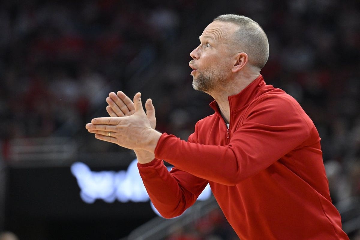Mar 3, 2026; Louisville, Kentucky, USA;  Louisville Cardinals head coach Pat Kelsey calls out instructions during the second half agains the Syracuse Oranges at KFC Yum! Center. Louisville defeated Syracuse 77-62. Mandatory Credit: Jamie Rhodes-Imagn Images