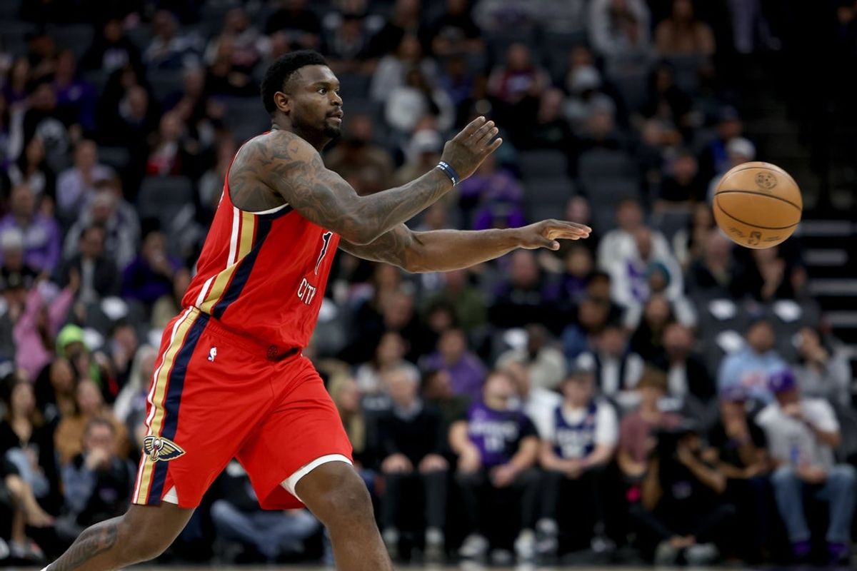 Mar 5, 2026; Sacramento, California, USA; New Orleans Pelicans forward Zion Williamson (1) passes the ball against the Sacramento Kings during the second quarter at Golden 1 Center. Mandatory Credit: Dennis Lee-Imagn Images
