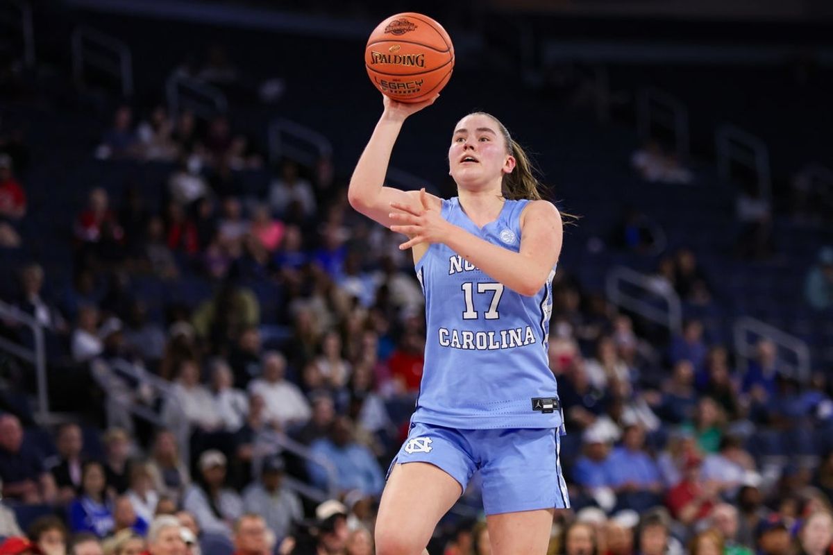 Mar 7, 2026; Duluth, GA, USA; North Carolina Tar Heels guard Elina Aarnisalo (17) shoots against the Louisville Cardinals in the second quarter at Gas South Arena. Mandatory Credit: Brett Davis-Imagn Images
