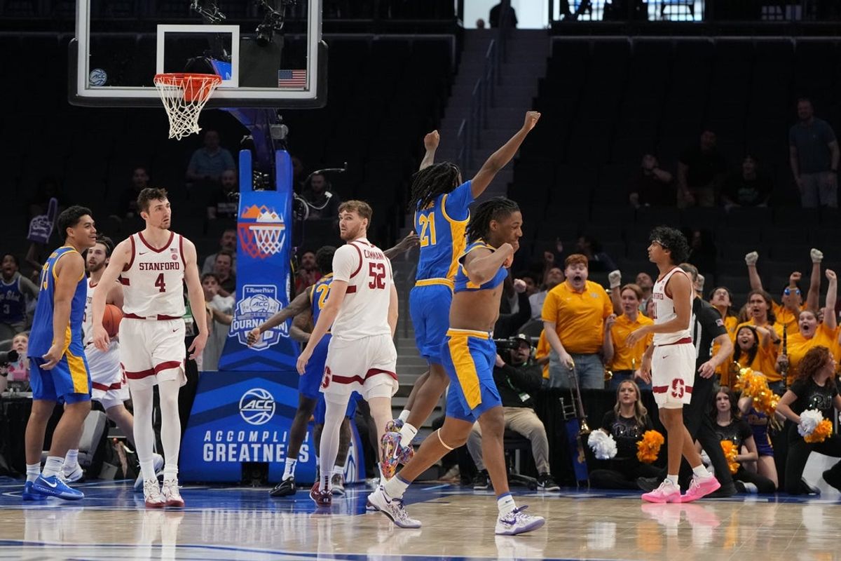 Mar 10, 2026; Charlotte, NC, USA; Pittsburgh Panthers players celebrate as guard Damarco Minor (7) hits a follow shot with 1 second left in the second half at Spectrum Center. Mandatory Credit: Bob Donnan-Imagn Images