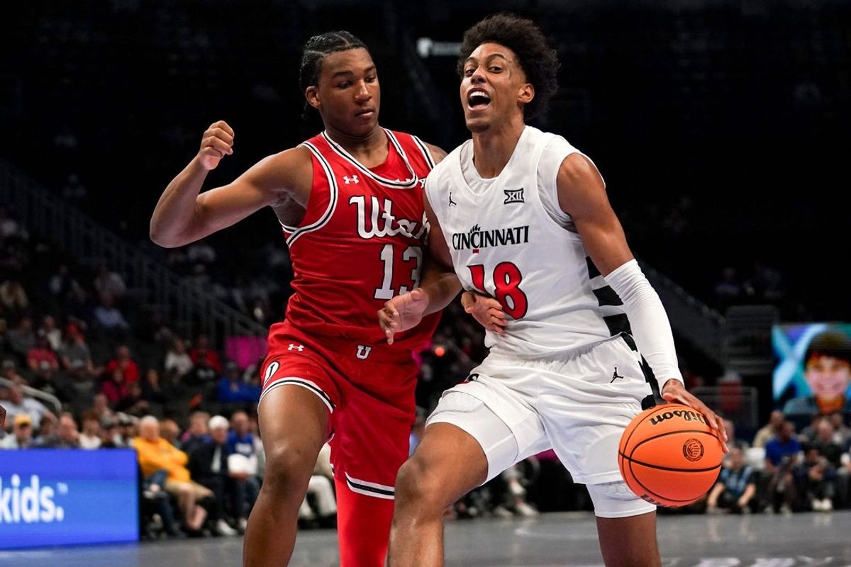 Cincinnati Bearcats forward Baba Miller (18) drives the ball in the first half of the Phillips 66 Big 12 Men’s Basketball Tournament between the Cincinnati Bearcats and Utah Utes, Tuesday, March 10, 2026, at T-Mobile Center in Kansas City, MO.