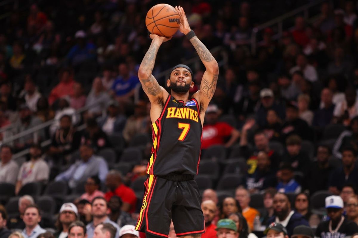 Mar 10, 2026; Atlanta, Georgia, USA; Atlanta Hawks guard Nickeil Alexander-Walker (7) shoots against the Dallas Mavericks in the fourth quarter at State Farm Arena. Mandatory Credit: Brett Davis-Imagn Images