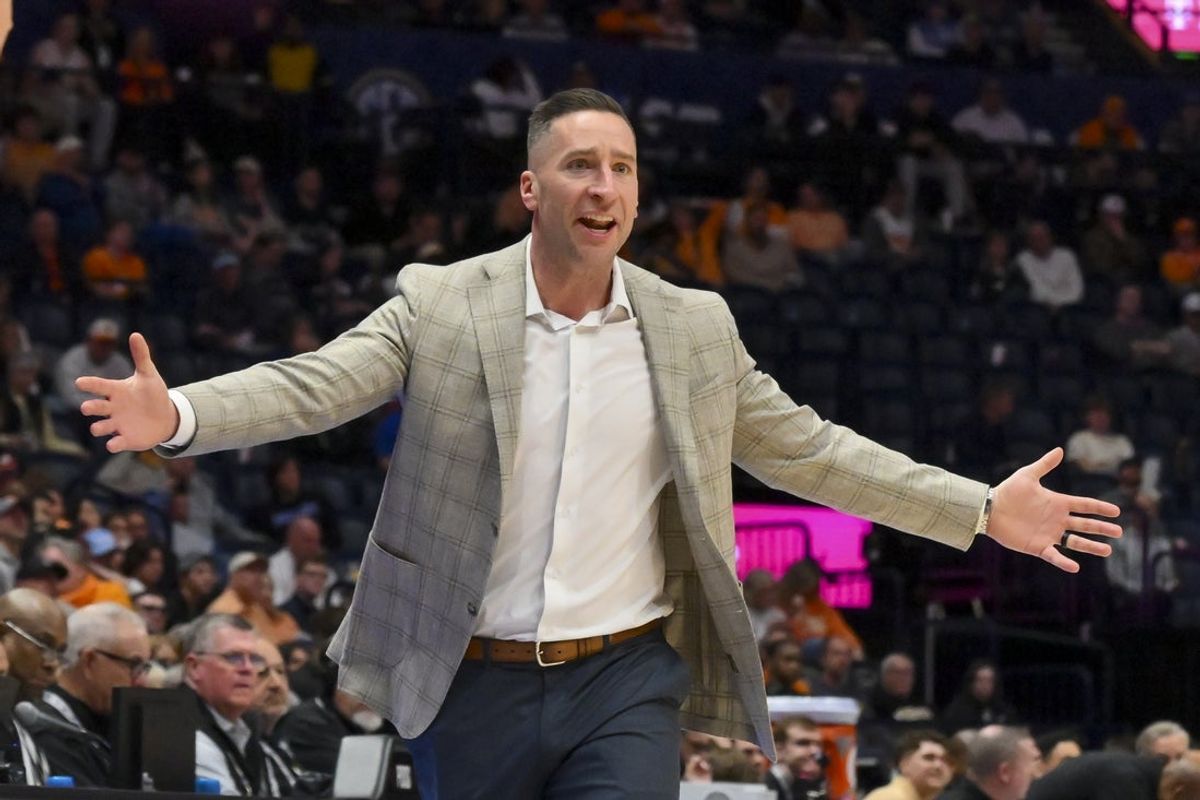 Mar 12, 2026; Nashville, TN, USA;  Auburn Tigers head coach Steven Pearl reacts to a call against the Tennessee Volunteers during the second half at Bridgestone Arena. Mandatory Credit: Steve Roberts-Imagn Images