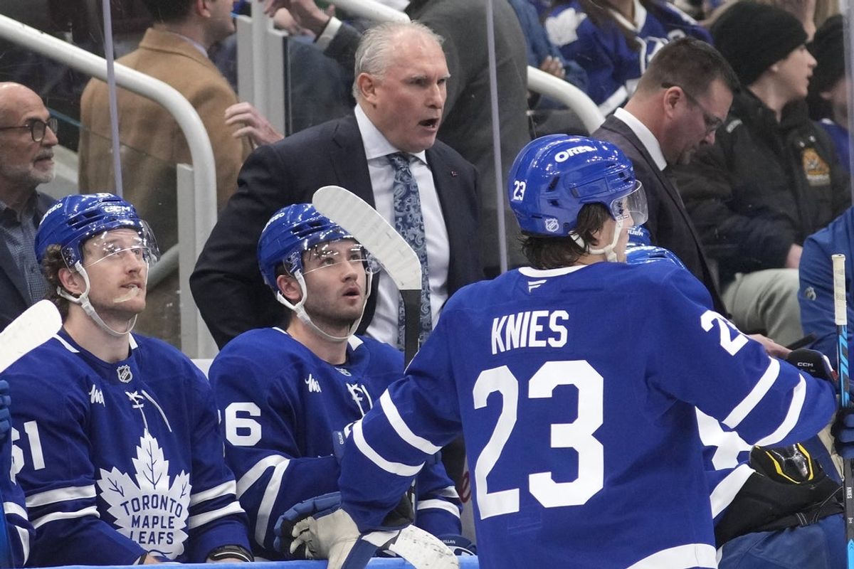 Mar 12, 2026; Toronto, Ontario, CAN; Toronto Maple Leafs head coach Craig Berube talks to his team during a break in the action against the Anaheim Ducks during the third period at Scotiabank Arena. Mandatory Credit: John E. Sokolowski-Imagn Images