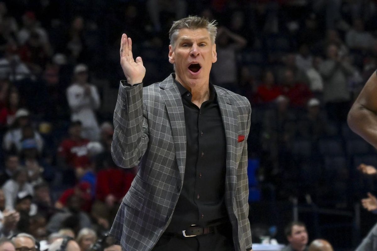 Mar 13, 2026; Nashville, TN, USA;  Oklahoma Sooners head coach Porter Moser reacts to a called foul against the Arkansas Razorbacks during the second half at Bridgestone Arena. Mandatory Credit: Steve Roberts-Imagn Imagesduring the first half