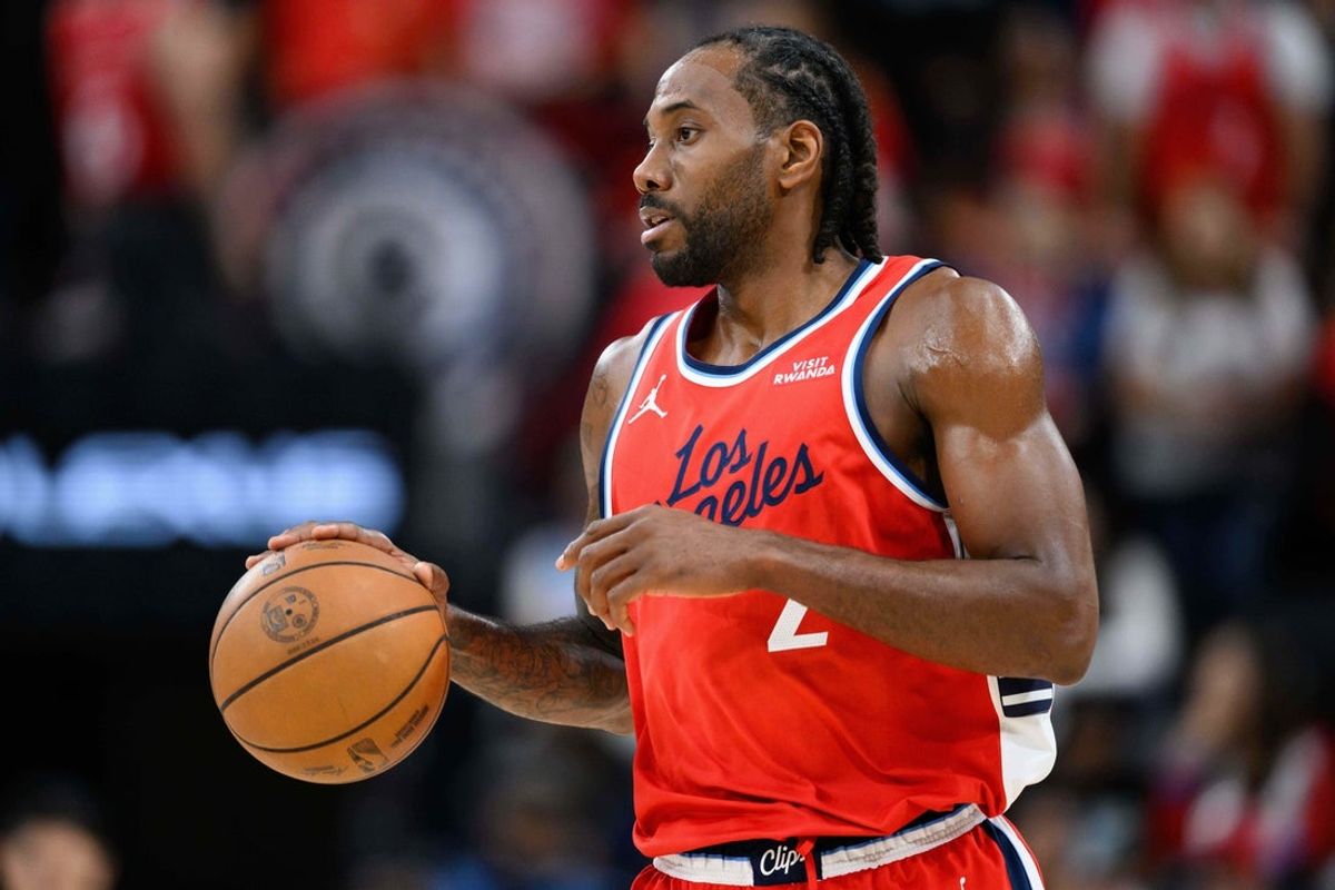 Mar 13, 2026; Inglewood, California, USA; Los Angeles Clippers forward Kawhi Leonard (2) controls the ball during the second half against the Chicago Bulls at Intuit Dome. Mandatory Credit: William Liang-Imagn Images