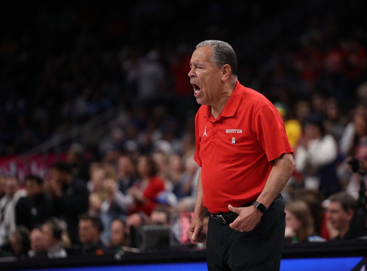 Mar 14, 2026; Kansas City, MO, USA; Houston Cougars head coach Kelvin Sampson yells towards the court during the first half against the Arizona Wildcats during the men's Big 12 Conference Tournament Championship at T-Mobile Center. Mandatory Credit: William Purnell-Imagn Images