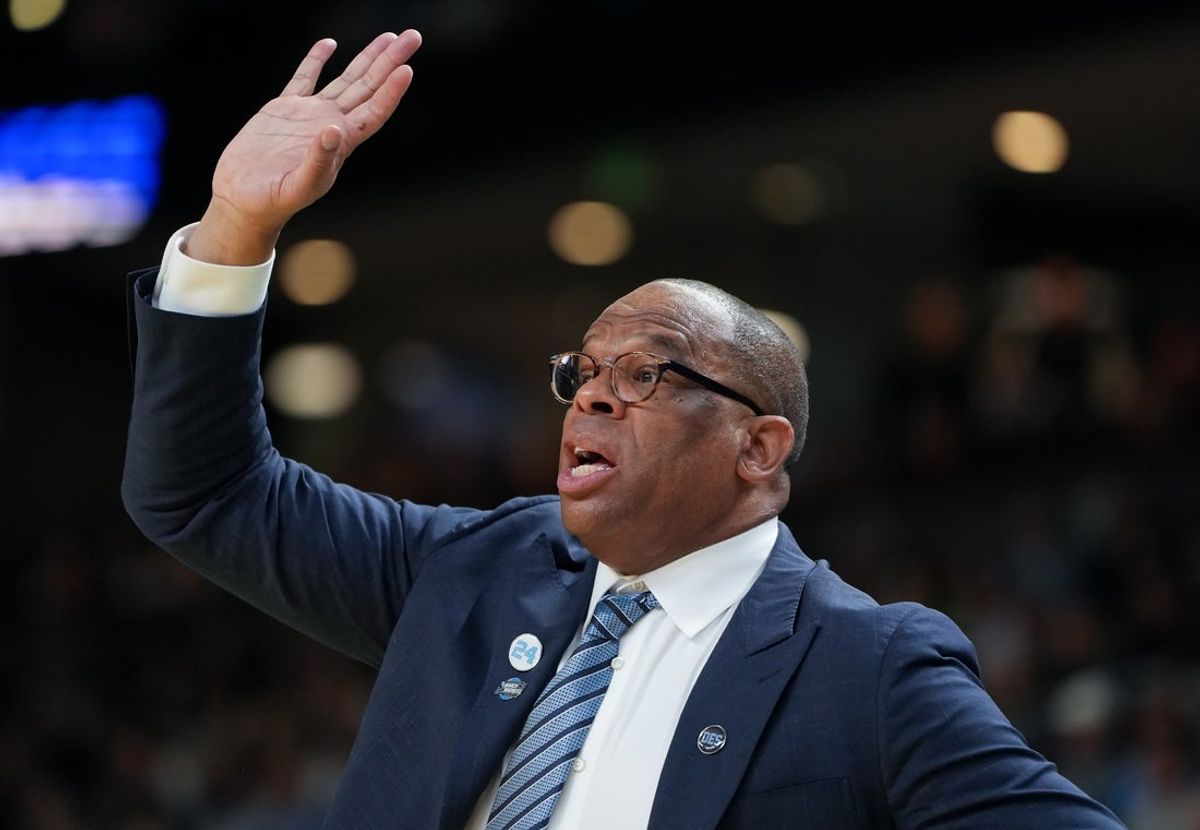 Mar 19, 2026; Greenville, SC, USA; North Carolina Tar Heels head coach Hubert Davis instructs his team against the VCU Rams in the first half of a first round game of the men's 2026 NCAA Tournament at Bon Secours Wellness Arena. Mandatory Credit: Bob Donnan-Imagn Images