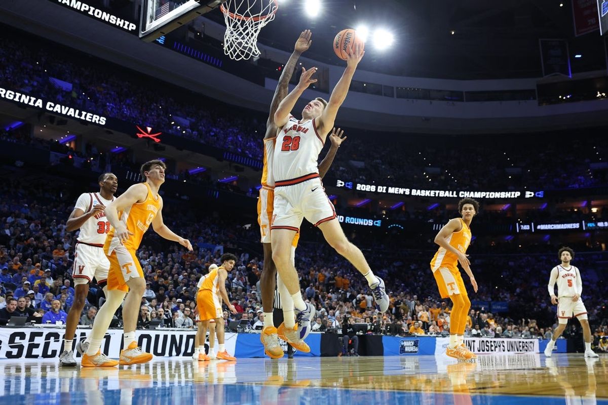 Mar 22, 2026; Philadelphia, PA, USA; Virginia Cavaliers forward Thijs de Ridder (28) shoots the ball against the Tennessee Volunteers iin the second half during a second round game of the men's 2026 NCAA Tournament at Xfinity Mobile Arena. Mandatory Credit: Bill Streicher-Imagn Images