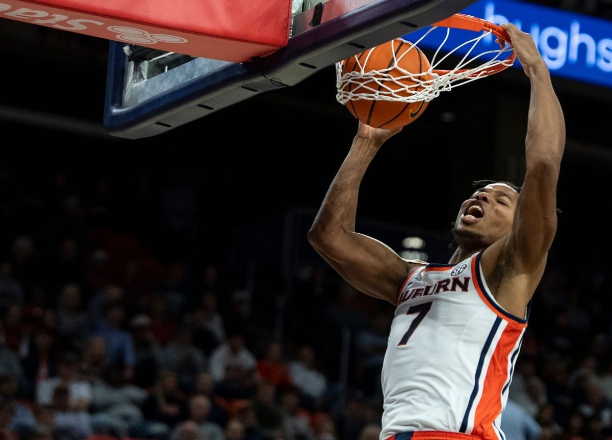 Auburn Tigers forward Keyshawn Hall (7) dunks the ball as Auburn Tigers take on Wofford Terriers at Neville Arena in Auburn, Ala. on Tuesday, Nov. 11, 2025. Auburn Tigers defeated Wofford Terriers 93-62.