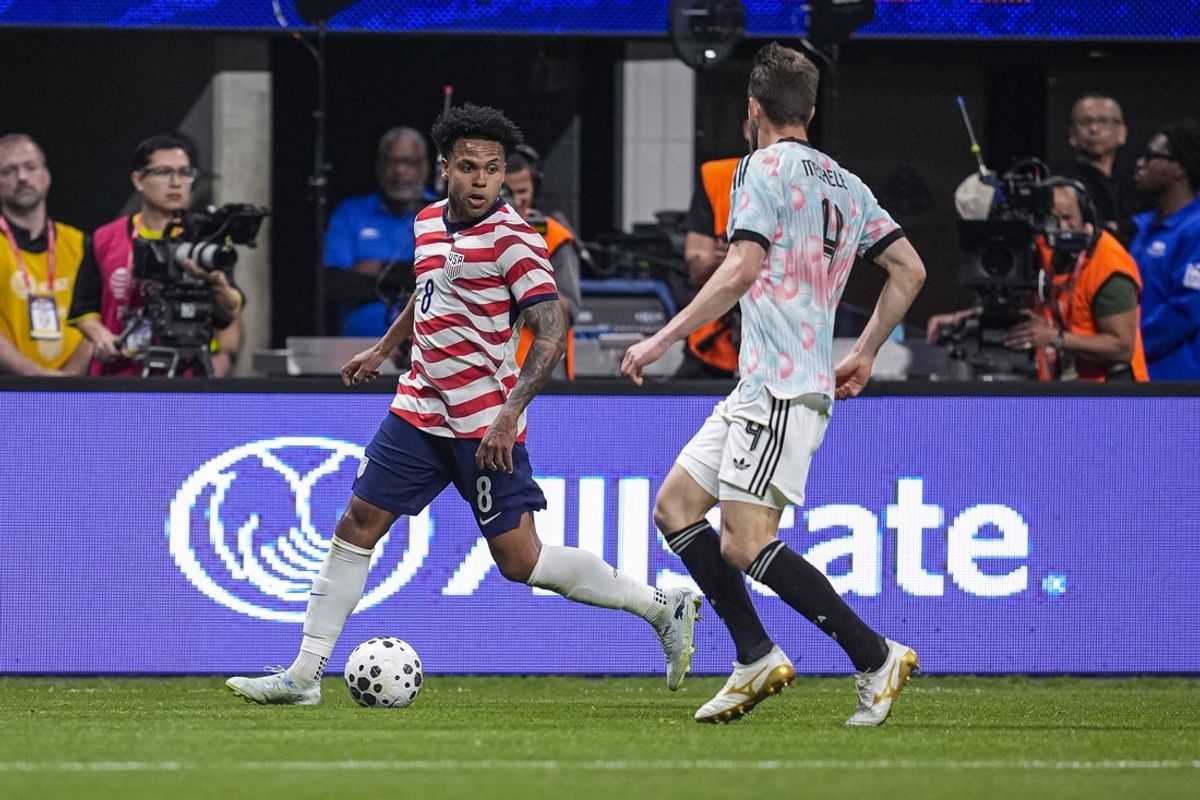 Mar 28, 2026; Atlanta, Georgia, USA; USA's Weston McKennie (8) controls the ball against  Belgium’s Brandon Mechele (4) during the first half at Mercedes-Benz Stadium. Mandatory Credit: Dale Zanine-Imagn Images