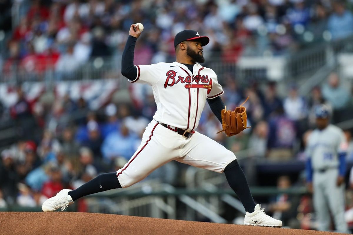 Mar 28, 2026; Cumberland, Georgia, USA; Atlanta Braves starting pitcher Reynaldo Lopez (40) throws against the Kansas City Royals in the first inning at Truist Park. Mandatory Credit: Mady Mertens-Imagn Images