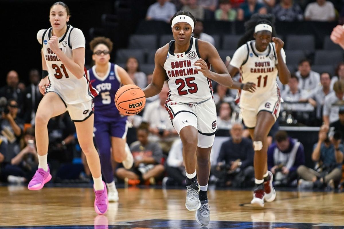 Mar 30, 2026; Sacramento, CA, USA;  South Carolina Gamecocks guard Raven Johnson (25) pushes the ball up the court during the first quarter of the game against the Texas Christian University Horned Frogs in an Elite Eight game in the Sacramento Regional 4 of the women's 2026 NCAA Tournament at the Golden 1 Center. Mandatory Credit: Ed Szczepanski-Imagn Images