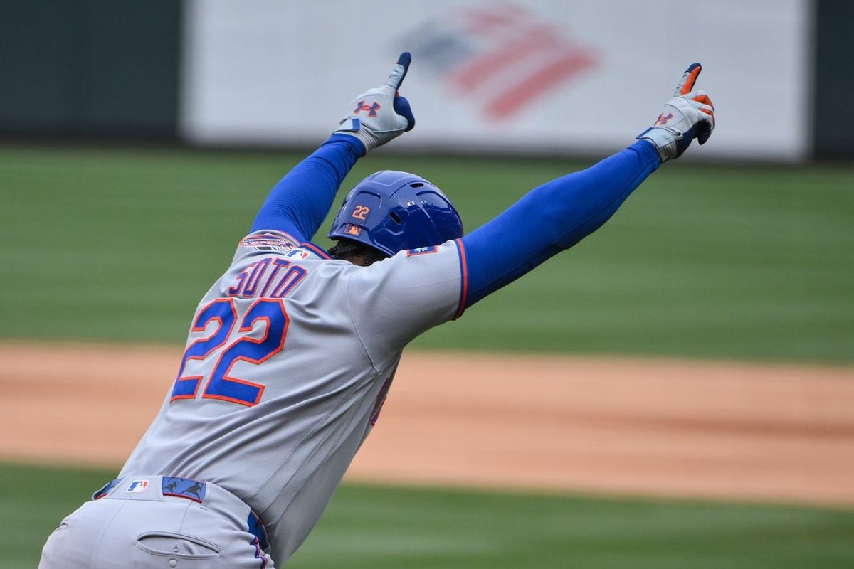 Apr 1, 2026; St. Louis, Missouri, USA; New York Mets left fielder Juan Soto (22) reacts after hitting a solo home run against the St. Louis Cardinals during the sixth inning at Busch Stadium. Mandatory Credit: Jeff Curry-Imagn Images