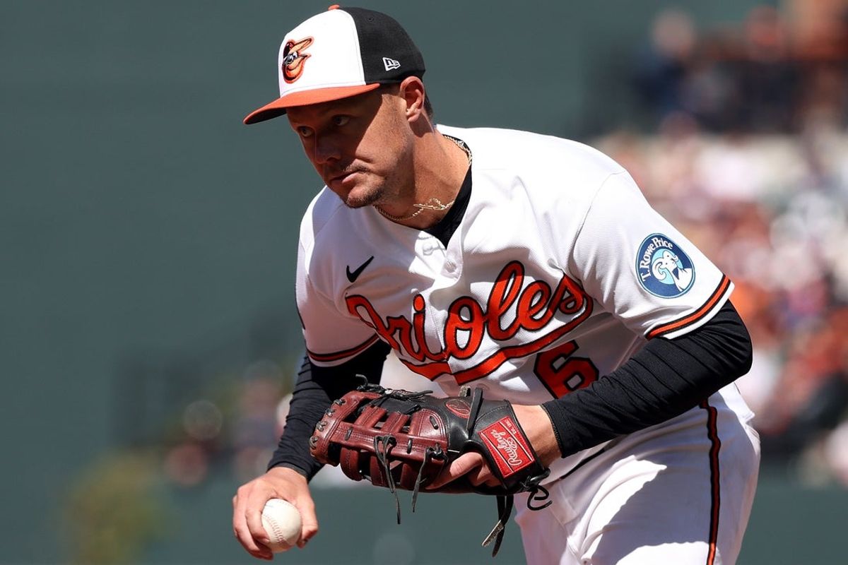 Mar 29, 2026; Baltimore, Maryland, USA; Baltimore Orioles first baseman Ryan Mountcastle (6) fields the ball during the fifth inning against the Minnesota Twins at Oriole Park at Camden Yards. Mandatory Credit: Daniel Kucin Jr.-Imagn Images
