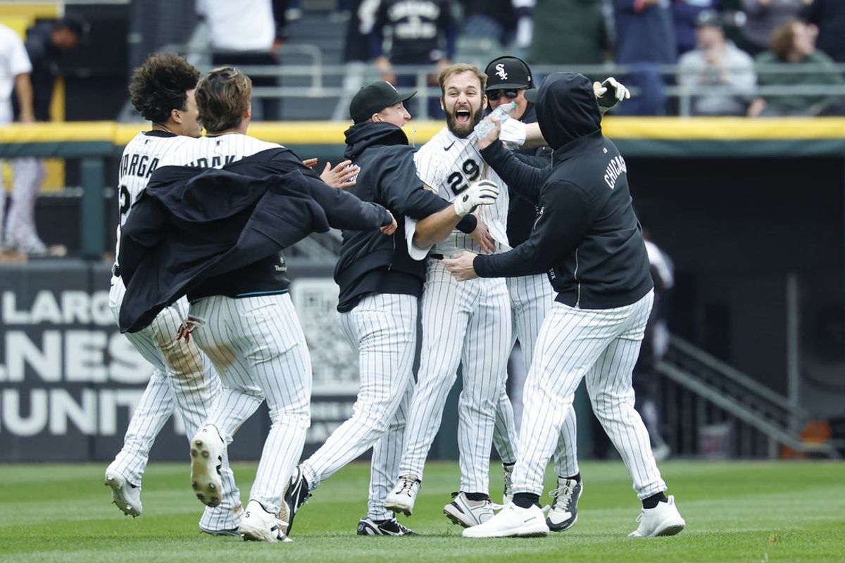 Apr 3, 2026; Chicago, Illinois, USA; Chicago White Sox right fielder Tristan Peters (29) celebrates with teammates after hitting a walk-off single against the Toronto Blue Jays during the 10th inning at Rate Field. Mandatory Credit: Kamil Krzaczynski-Imagn Images