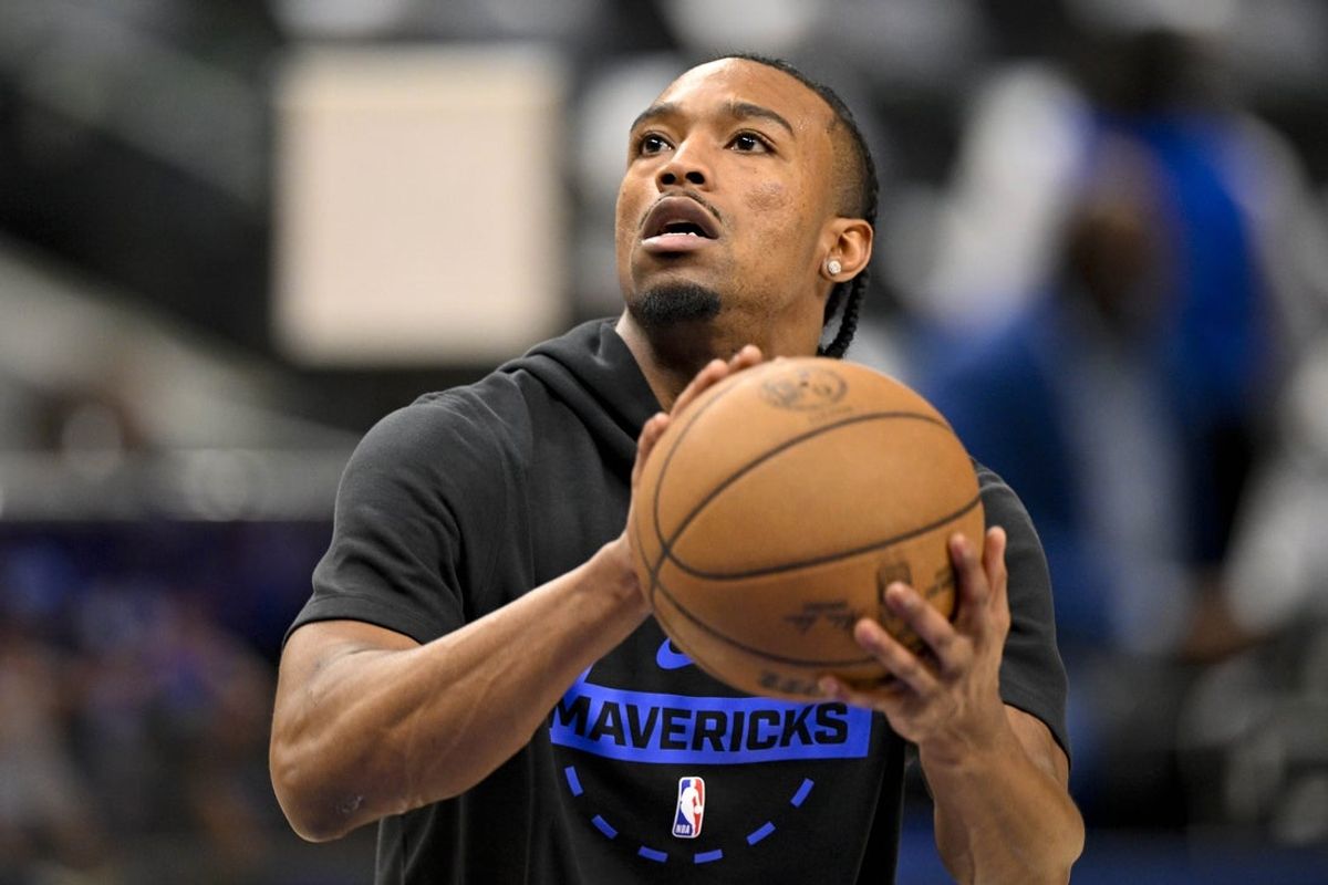 Apr 3, 2026; Dallas, Texas, USA; Dallas Mavericks guard Brandon Williams (10) warms up before the game between the Dallas Mavericks and the Orlando Magic at the American Airlines Center. Mandatory Credit: Jerome Miron-Imagn Images