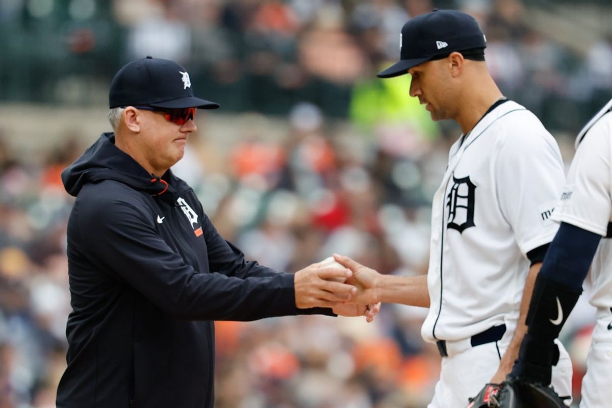 Apr 4, 2026; Detroit, Michigan, USA;  Detroit Tigers manager A.J. Hinch (14) take the ball to relieve pitcher Jack Flaherty (9) in the fifth inning against the St. Louis Cardinals at Comerica Park. Mandatory Credit: Rick Osentoski-Imagn Images