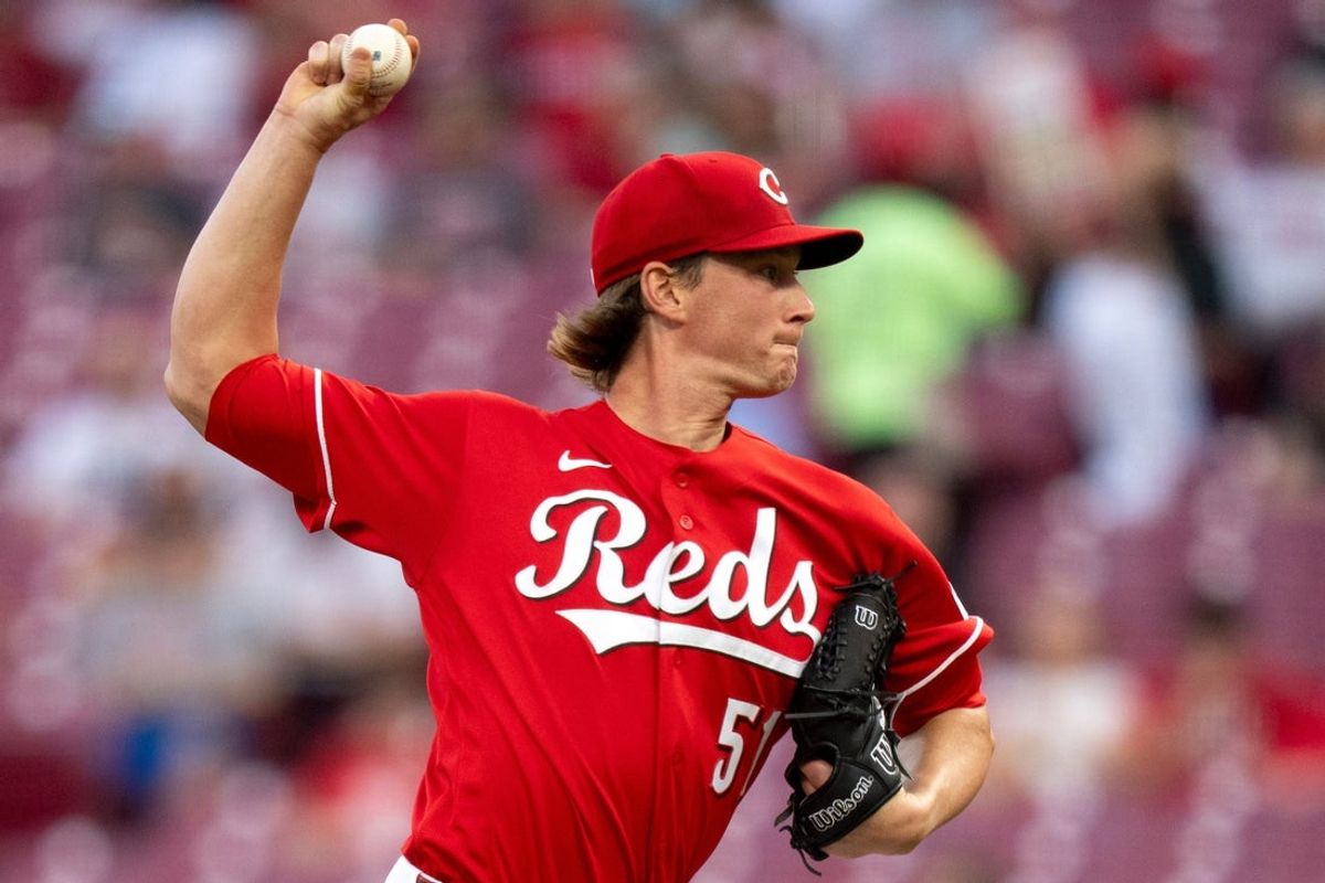 Cincinnati Reds pitcher Brady Singer (51) delivers a pitch in the third inning between the Cincinnati Reds and the San Francisco Giants at Great American Ball in Cincinnati on Tuesday, April 14, 2026.