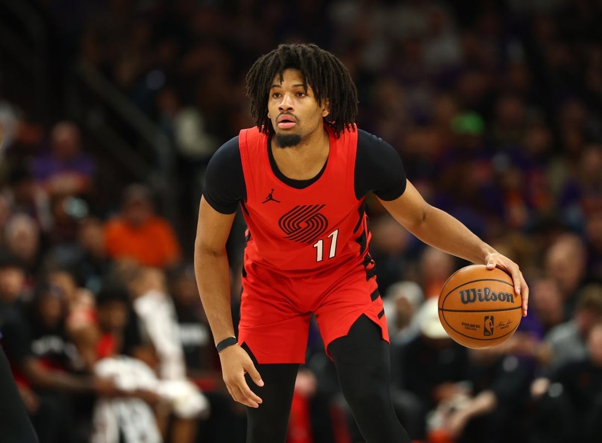 Apr 14, 2026; Phoenix, Arizona, USA; Portland Trail Blazers guard Shaedon Sharpe (17) against the Phoenix Suns during the play-in rounds of the 2026 NBA Playoffs at Mortgage Matchup Center. Mandatory Credit: Mark J. Rebilas-Imagn Images