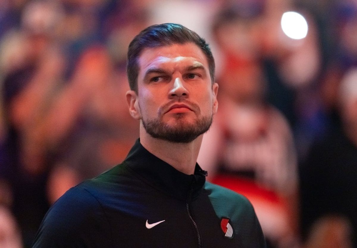 Apr 14, 2026; Phoenix, Arizona, USA; Portland Trail Blazers acting head coach Tiago Splitter against the Phoenix Suns during the play-in rounds of the 2026 NBA Playoffs at Mortgage Matchup Center. Mandatory Credit: Mark J. Rebilas-Imagn Images