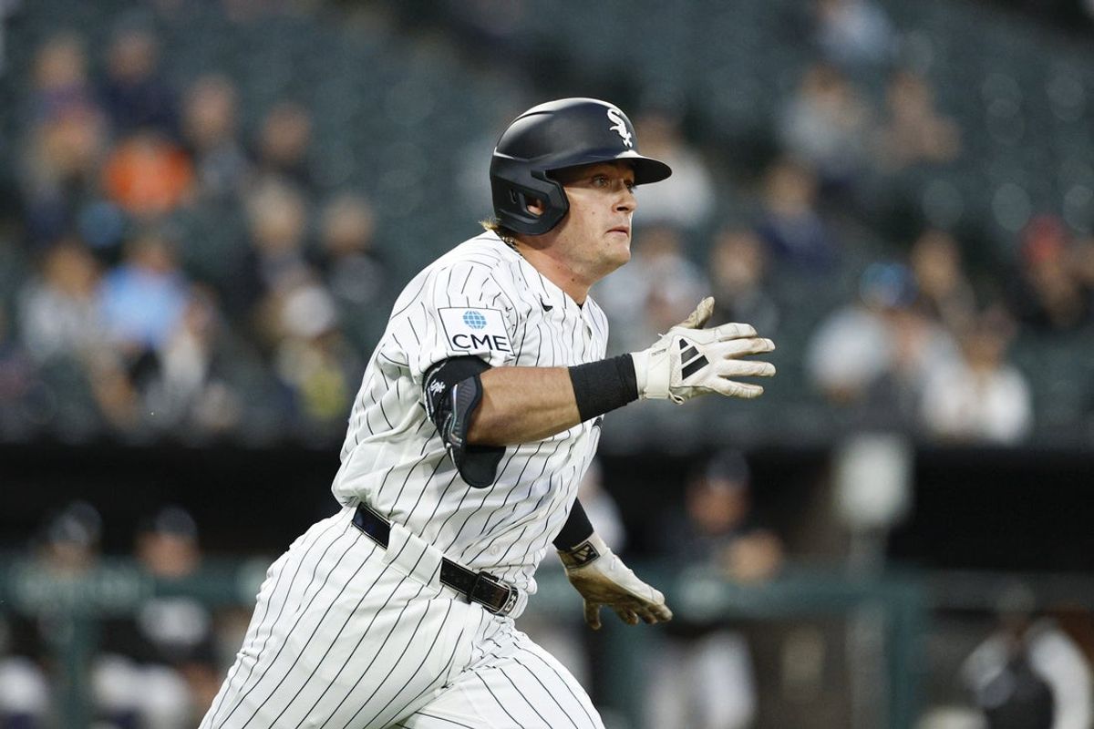 Apr 15, 2026; Chicago, Illinois, USA; Chicago White Sox second baseman Sam Antonacci (17) runs after hitting a single against the Tampa Bay Rays during the second inning at Rate Field. Mandatory Credit: Kamil Krzaczynski-Imagn Images