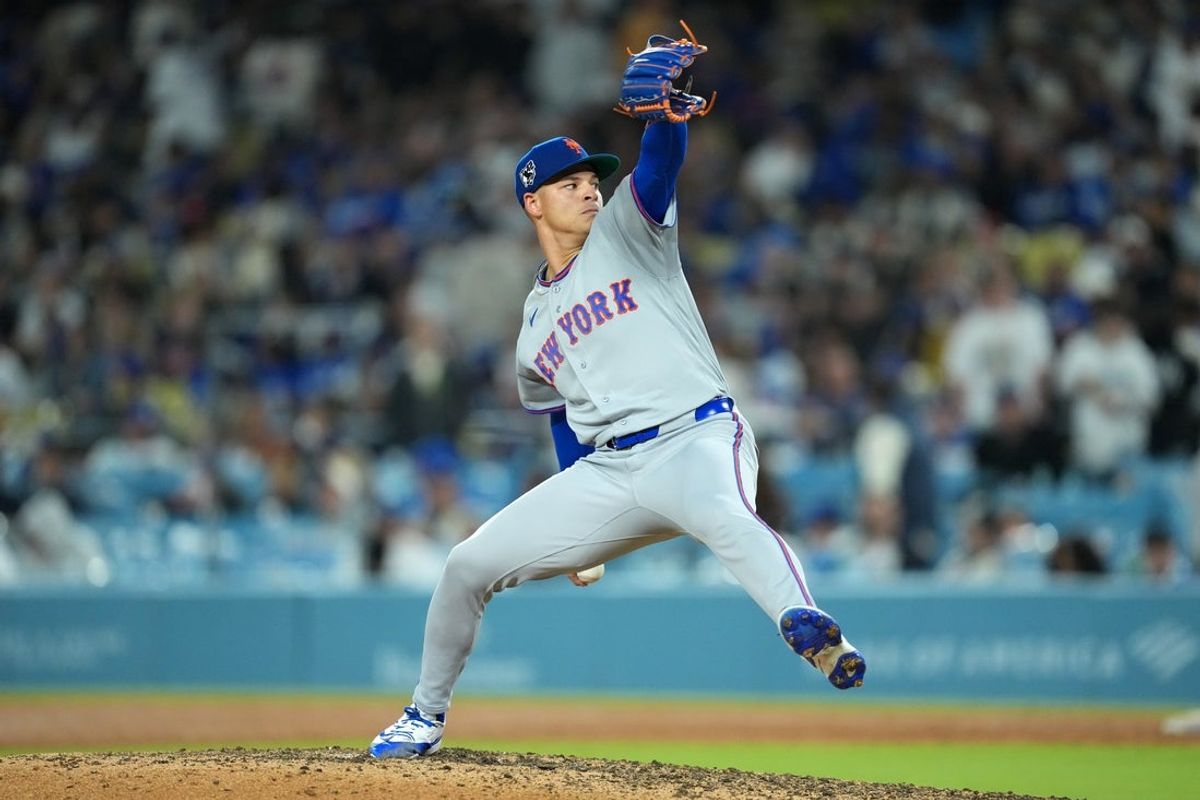 Apr 15, 2026; Los Angeles, California, USA; New York Mets pitcher Tobias Myers throws against the Los Angeles Dodgers at Dodger Stadium. Mandatory Credit: Kirby Lee-Imagn Images