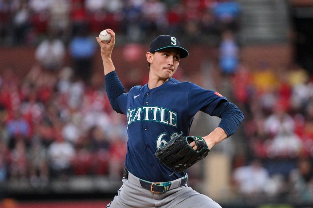 Apr 24, 2026; St. Louis, Missouri, USA; Seattle Mariners starting pitcher George Kirby (68) pitches against the St. Louis Cardinals during the second inning at Busch Stadium. Mandatory Credit: Jeff Curry-Imagn Images