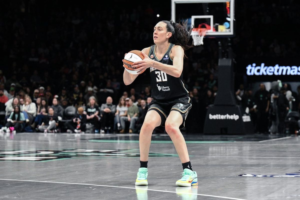 Apr 25, 2026; Brooklyn, NY, USA; New York Liberty forward Breanna Stewart (30) sets to shoot the ball against the Indiana Fever during the first half at Barclays Center. Mandatory Credit: John Jones-Imagn Images