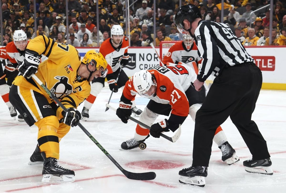 Apr 27, 2026; Pittsburgh, Pennsylvania, USA;  Pittsburgh Penguins center Sidney Crosby (87) and Philadelphia Flyers left wing Noah Cates (27) take a third period face-off  in game five of the first round of the 2026 Stanley Cup Playoffs at PPG Paints Arena. Mandatory Credit: Charles LeClaire-Imagn Images