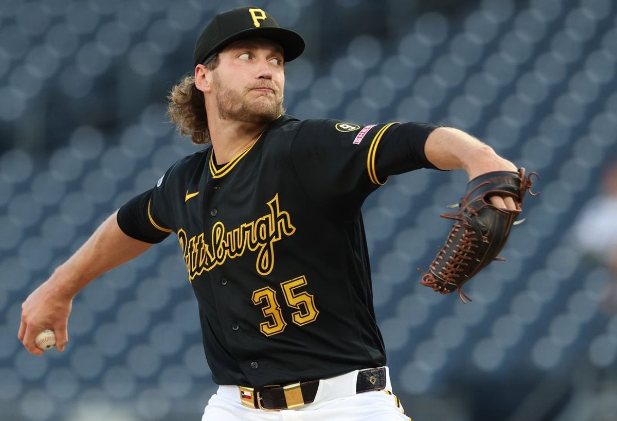 Apr 28, 2026; Pittsburgh, Pennsylvania, USA; Pittsburgh Pirates starting pitcher Braxton Ashcraft (35) delivers a pitch against the St. Louis Cardinals during the first inning at PNC Park. Mandatory Credit: Charles LeClaire-Imagn Images
