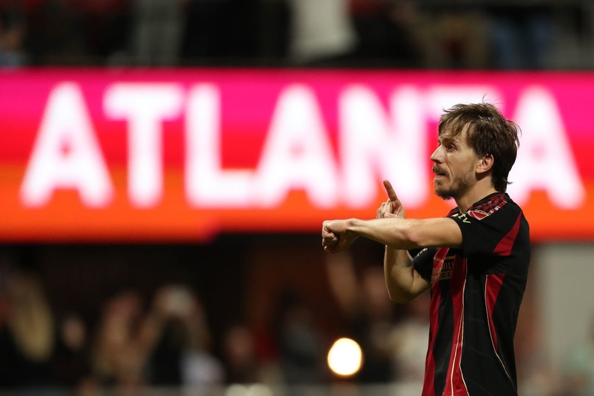 2 de maio de 2026; Atlanta, Geórgia, EUA; O meio-campista do Atlanta United, Saba Lobjanidze (11), reage ao gol contra o CF Montréal no primeiro tempo, no Estádio Mercedes-Benz. Crédito obrigatório: Mady Mertens-Imagn Images
